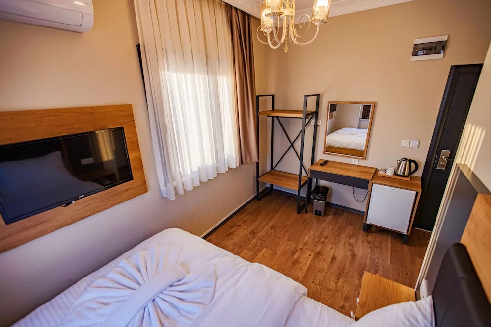 Deluxe Tek Büyük Yataklı Oda