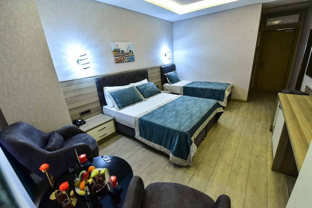 Standard Tek Büyük veya İki Ayrı Yataklı Oda