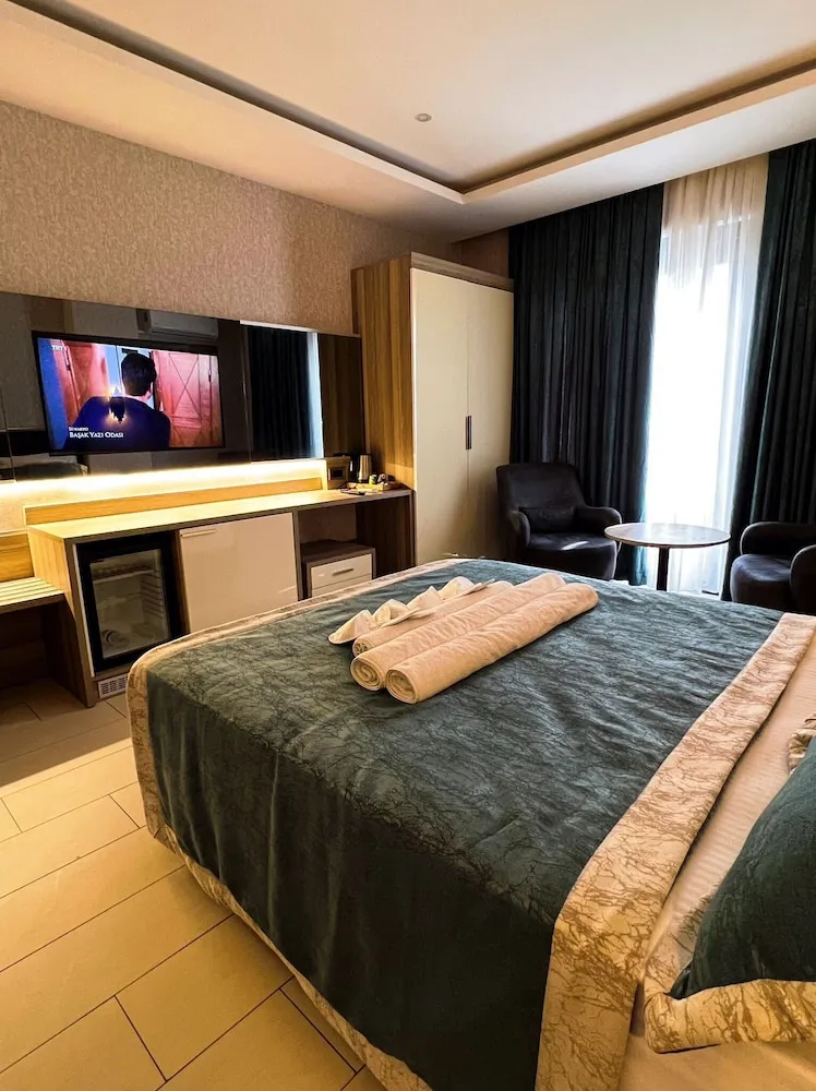 Deluxe Tek Büyük Yataklı Oda