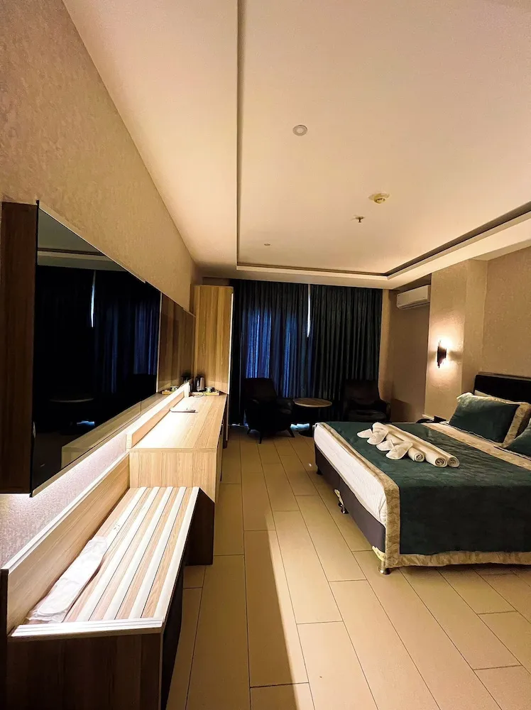 Deluxe Tek Büyük Yataklı Oda