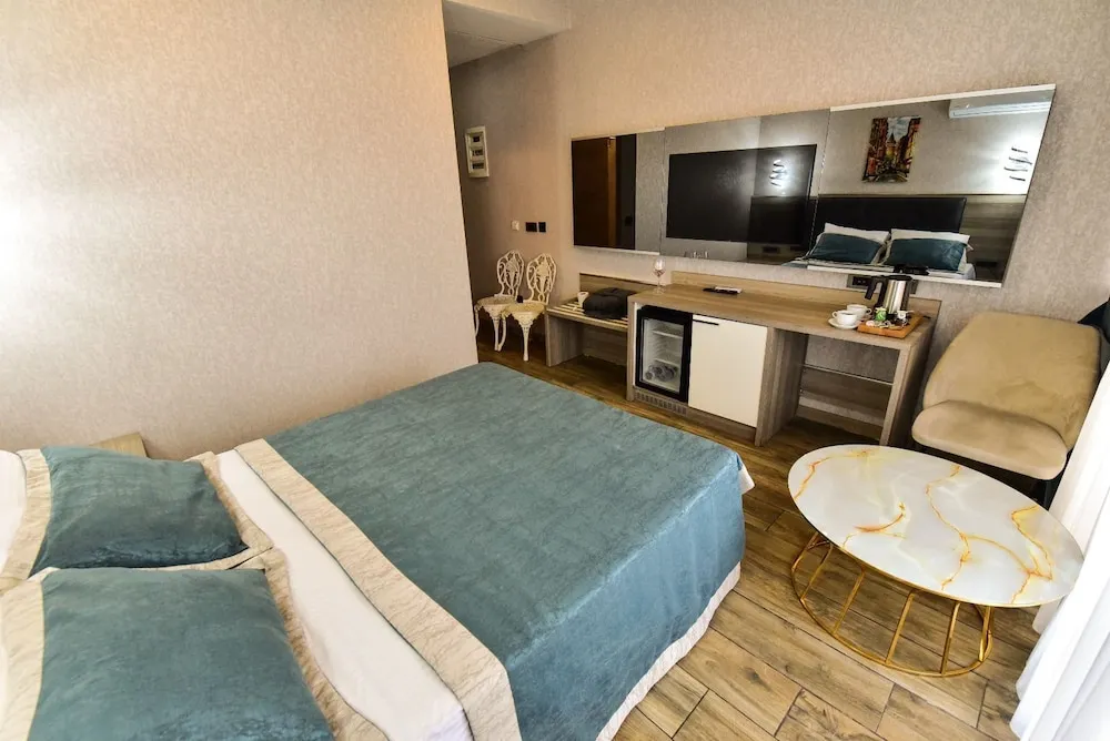 Deluxe Tek Büyük Yataklı Oda