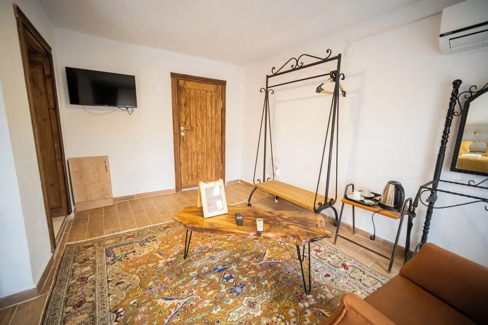 Junior Art Double Room With Balcony (Garden View)