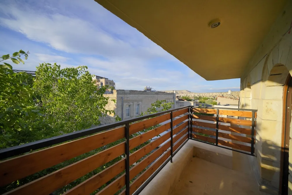 Superior Triple Room With Balcony (Garden View)