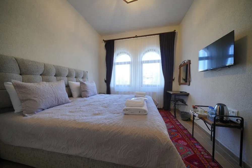 Deluxe Triple Room With Balcony (Ballons View)