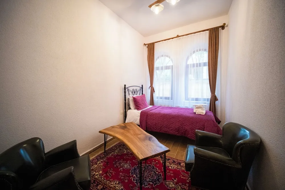 Economic Triple Room (Garden View)