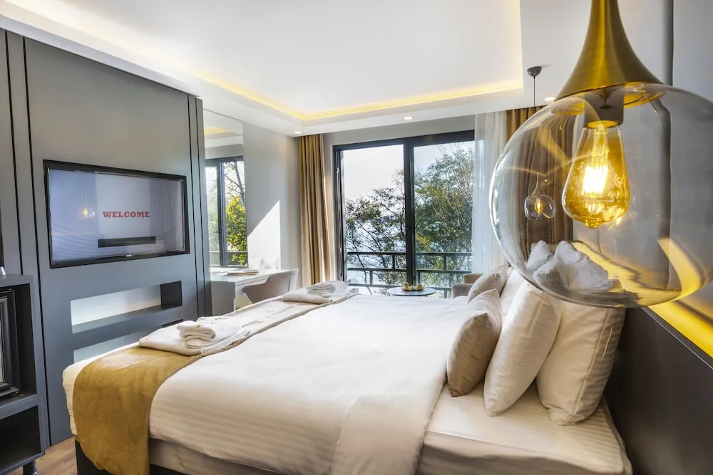 Luxury Tek Büyük Yataklı Oda