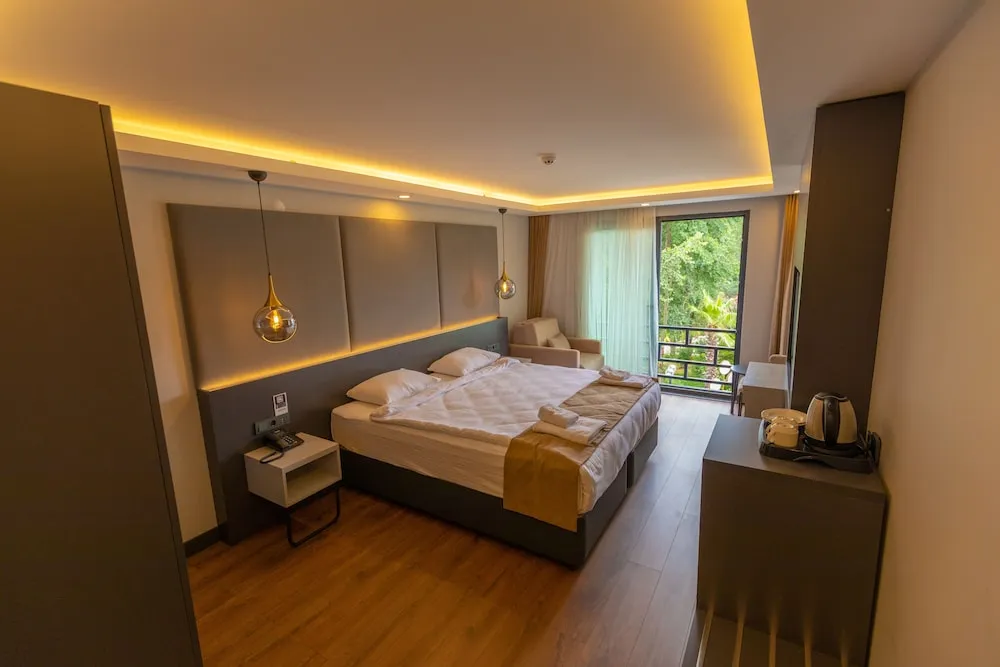 Junior Oda, Sigara İçilmez, Deniz Manzaralı
