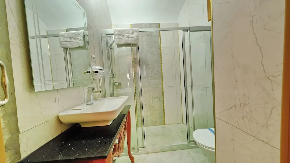 Deluxe Üç Kişilik Oda