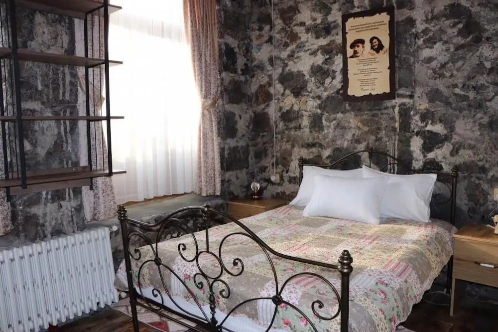 Deluxe Oda, Birden Çok Yatak, Sigara İçilebilir, Dağ Manzaralı