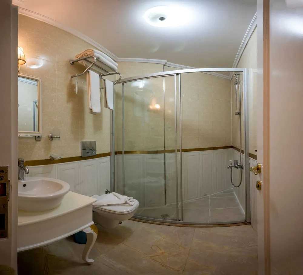 Superior Tek Büyük veya İki Ayrı Yataklı Oda