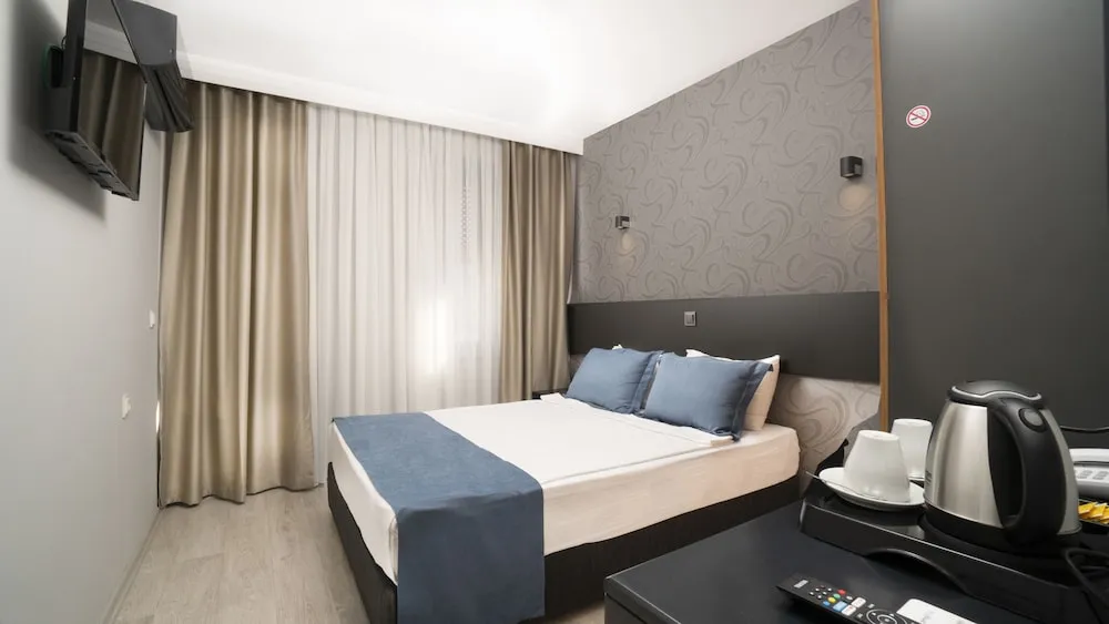 Deluxe Tek Büyük Yataklı Oda