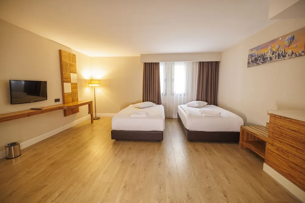 Dubleks, Sigara İçilmez (1 Queen Bed, 3 Single Beds, Suite)