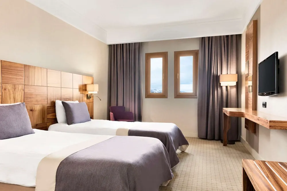 Standard Oda, Sigara İçilmez (3 Twin or 1 French Bed and 1 Single)
