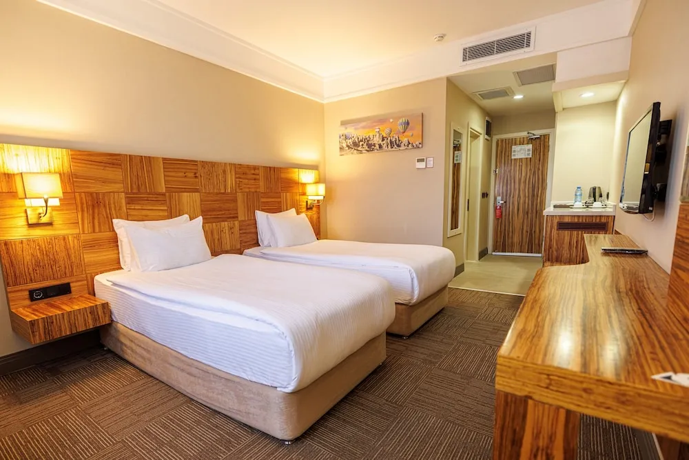 Standard Oda, Sigara İçilmez (3 Twin or 1 French Bed and 1 Single)
