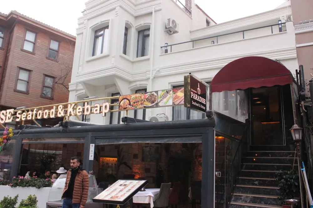 Deluxe Tek Büyük Yataklı Oda