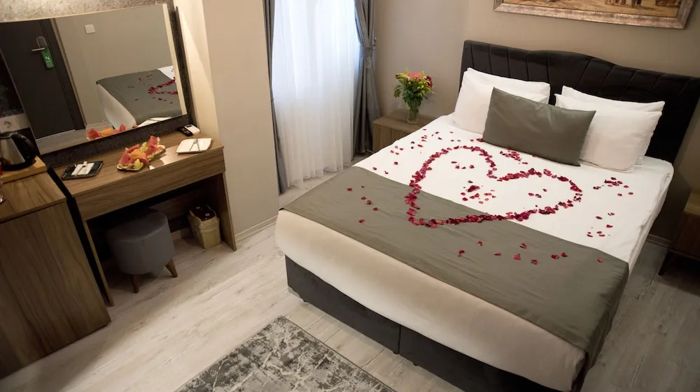 Deluxe Tek Büyük Yataklı Oda