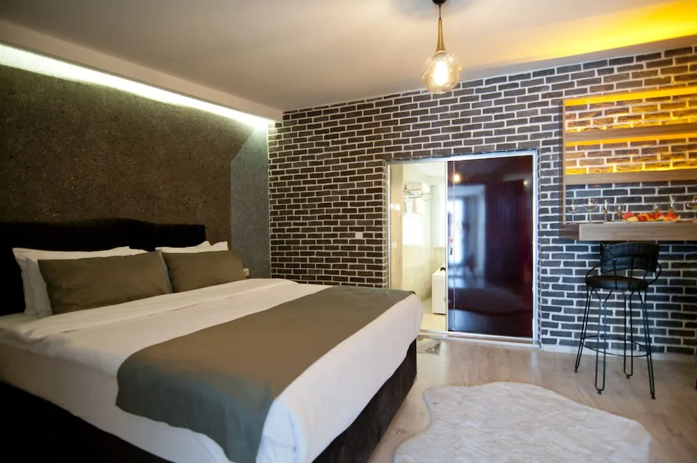 Deluxe Tek Büyük Yataklı Oda