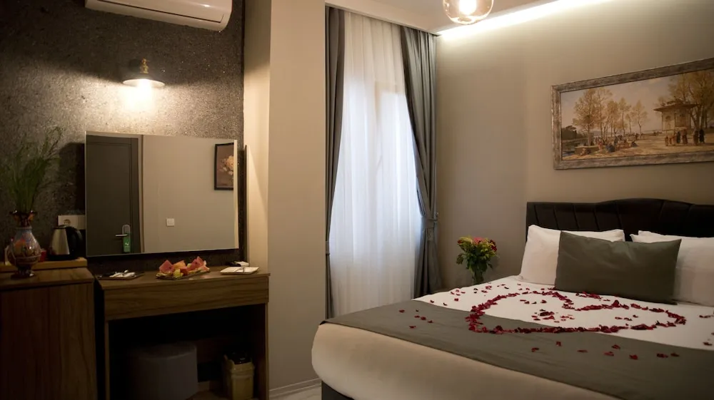 Deluxe Tek Büyük Yataklı Oda