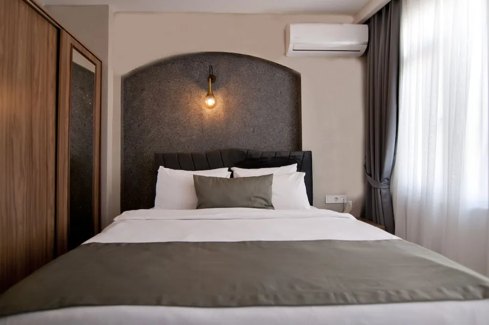 Luxury Tek Büyük Yataklı Oda