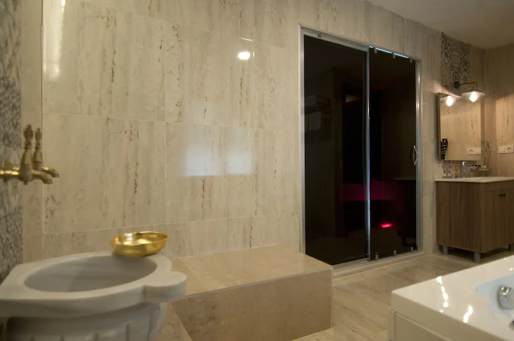 Luxury Tek Büyük Yataklı Oda