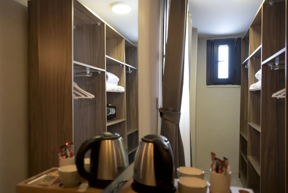 Luxury Tek Büyük Yataklı Oda