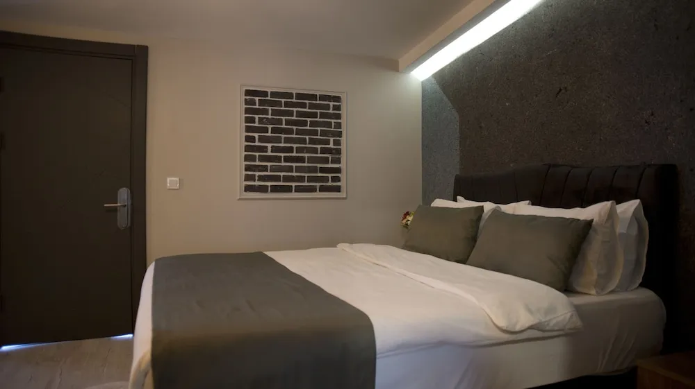 Luxury Tek Büyük Yataklı Oda