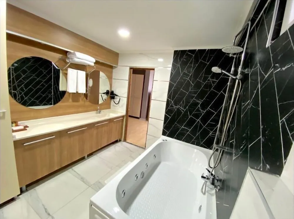 Suite Room