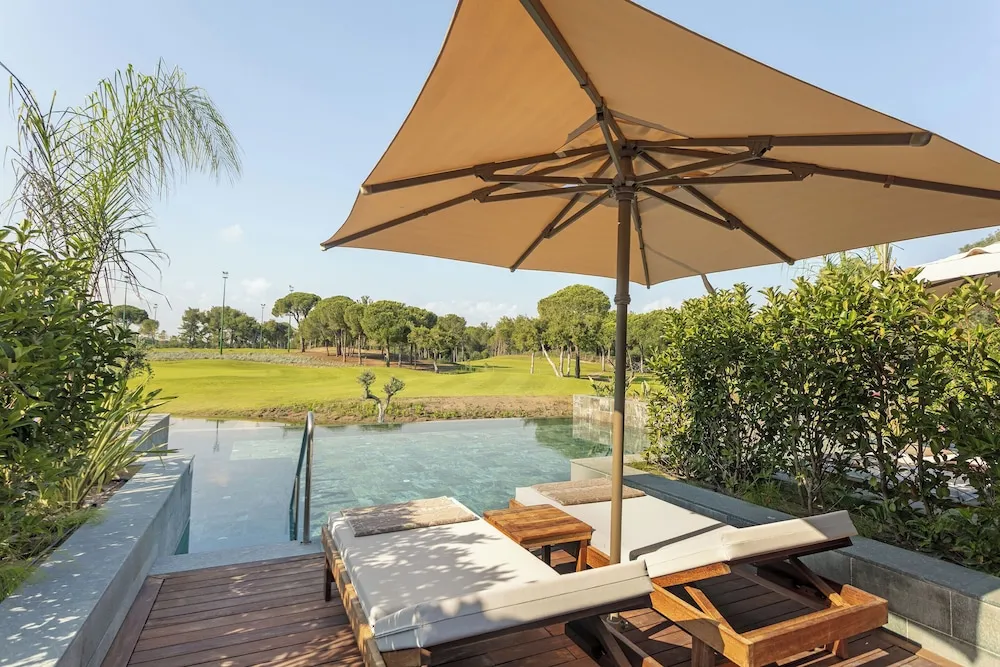 Lagoon Golf Family Swim-up