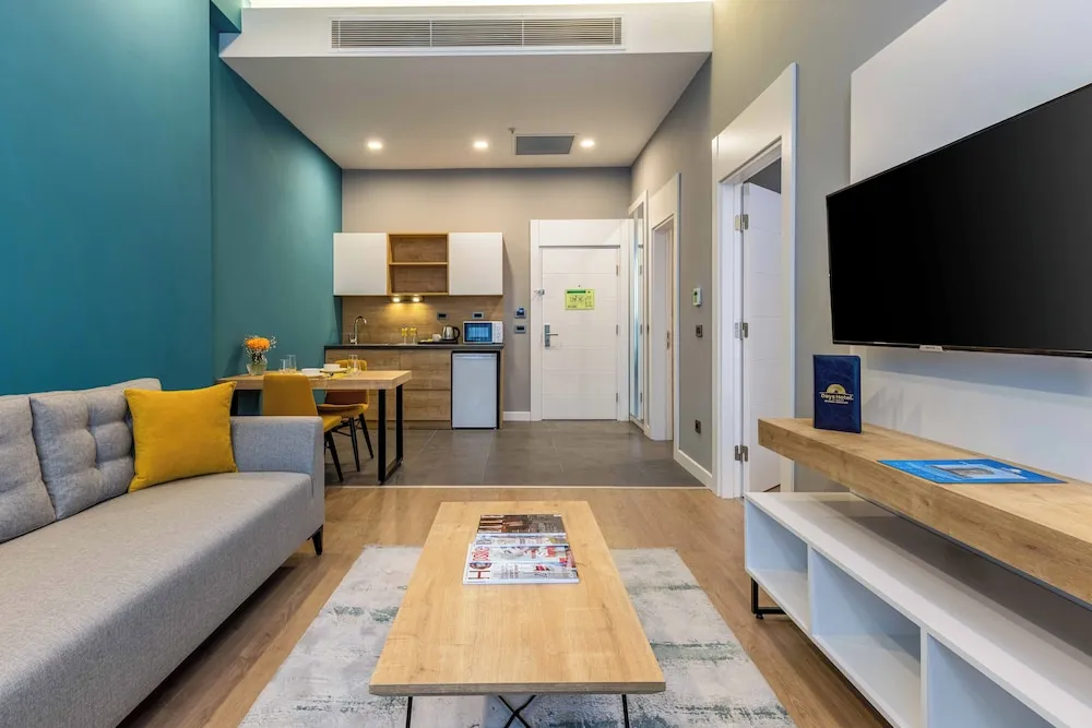 Junior Süit, 1 En Büyük (King) Boy Yatak, Sigara İçilmez