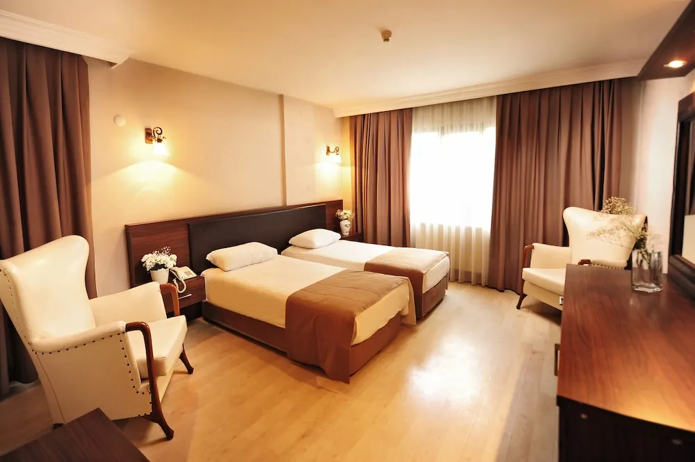 Üstün Otel Alsancak