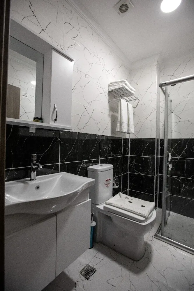 Standard Tek Büyük Yataklı Oda, Bahçe Manzaralı