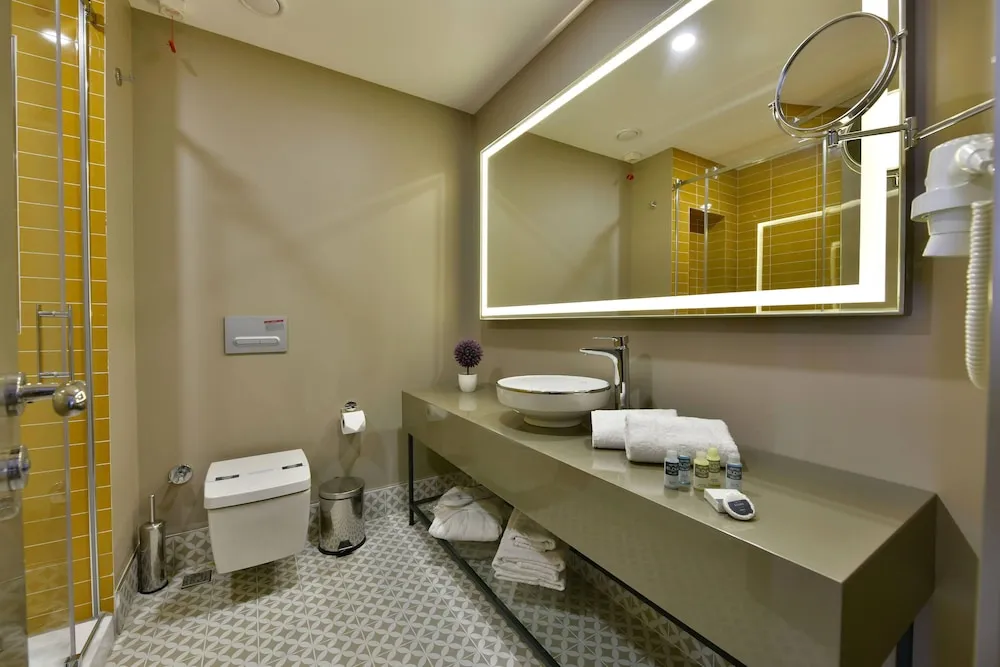 Corner Suite
