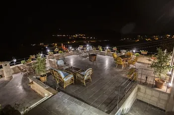 Lavender Cave Hotel