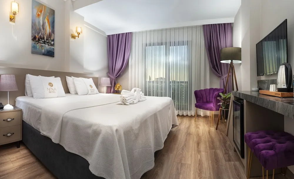 Deluxe Tek Büyük Yataklı Oda