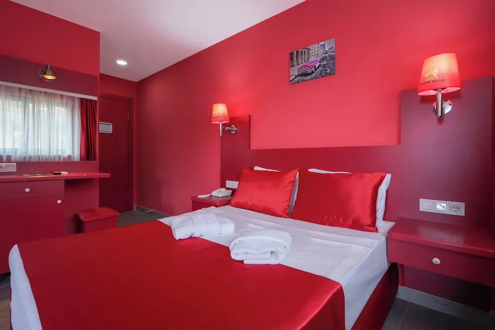 Deluxe Üç Kişilik Oda