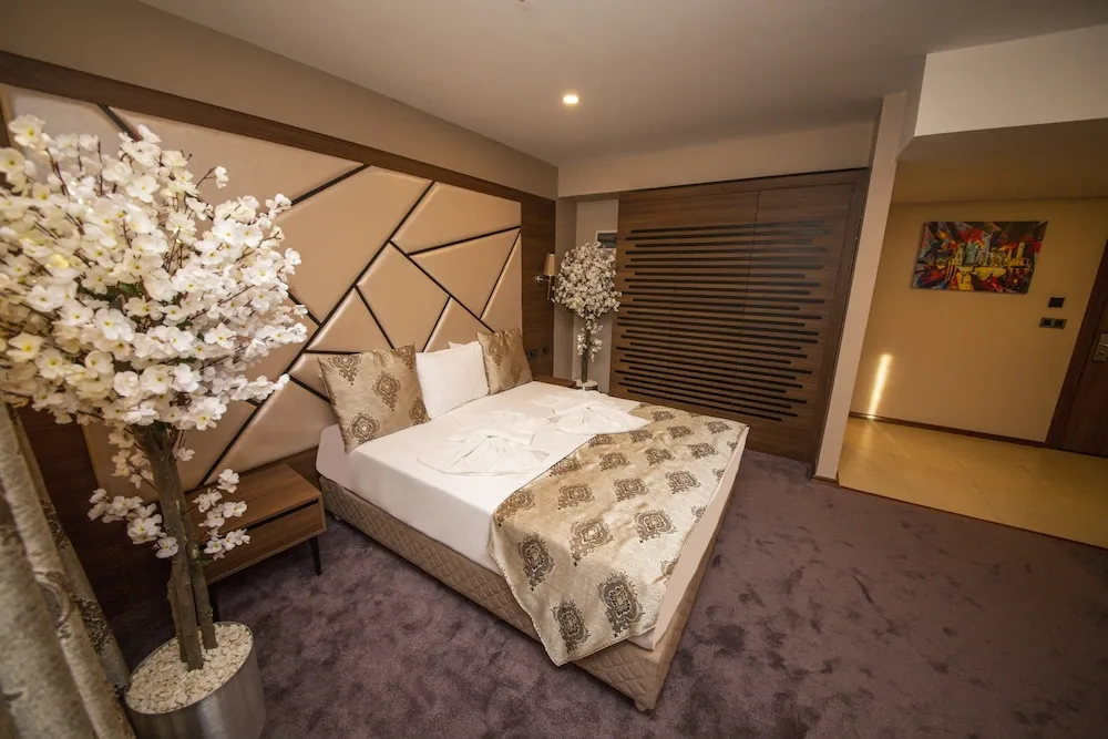 Deluxe Tek Büyük Yataklı Oda