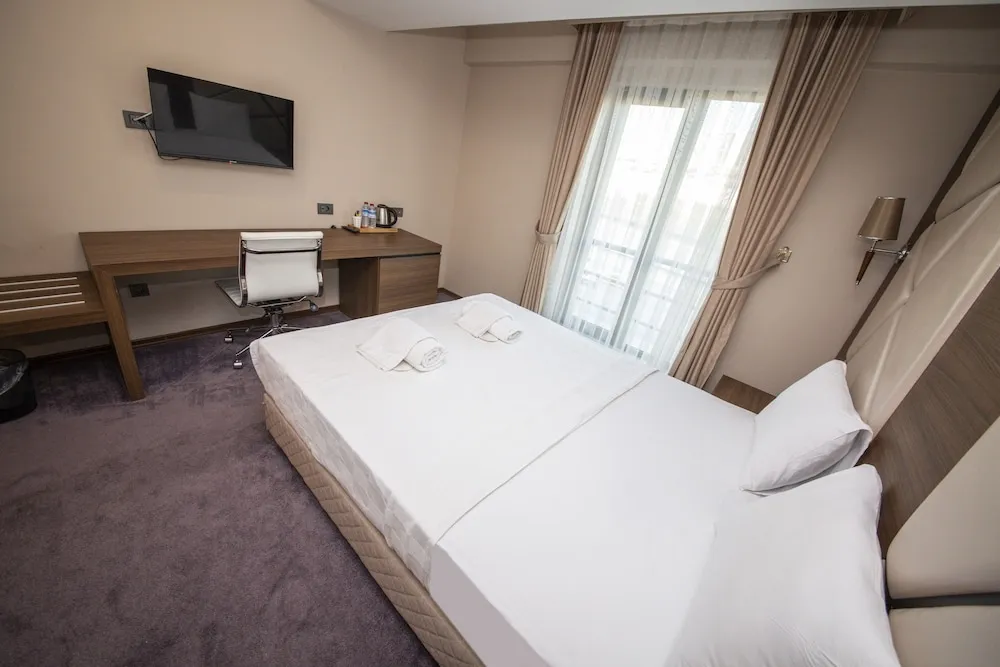 Standard Tek Büyük Yataklı Oda