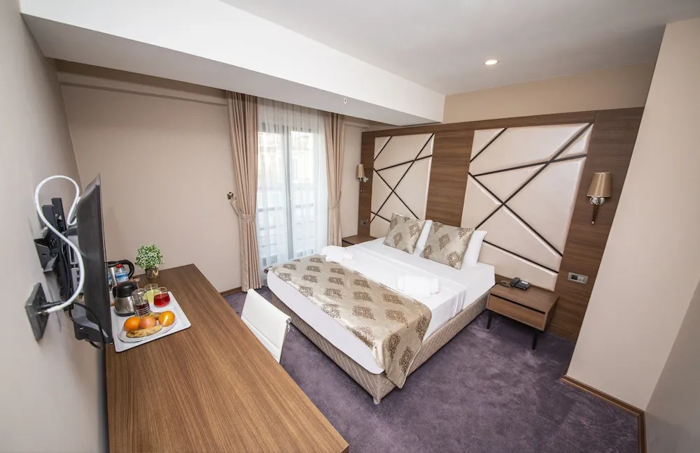 Standard Tek Büyük Yataklı Oda