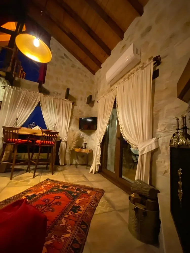 Villa, Nehir Manzaralı, Bahçeli