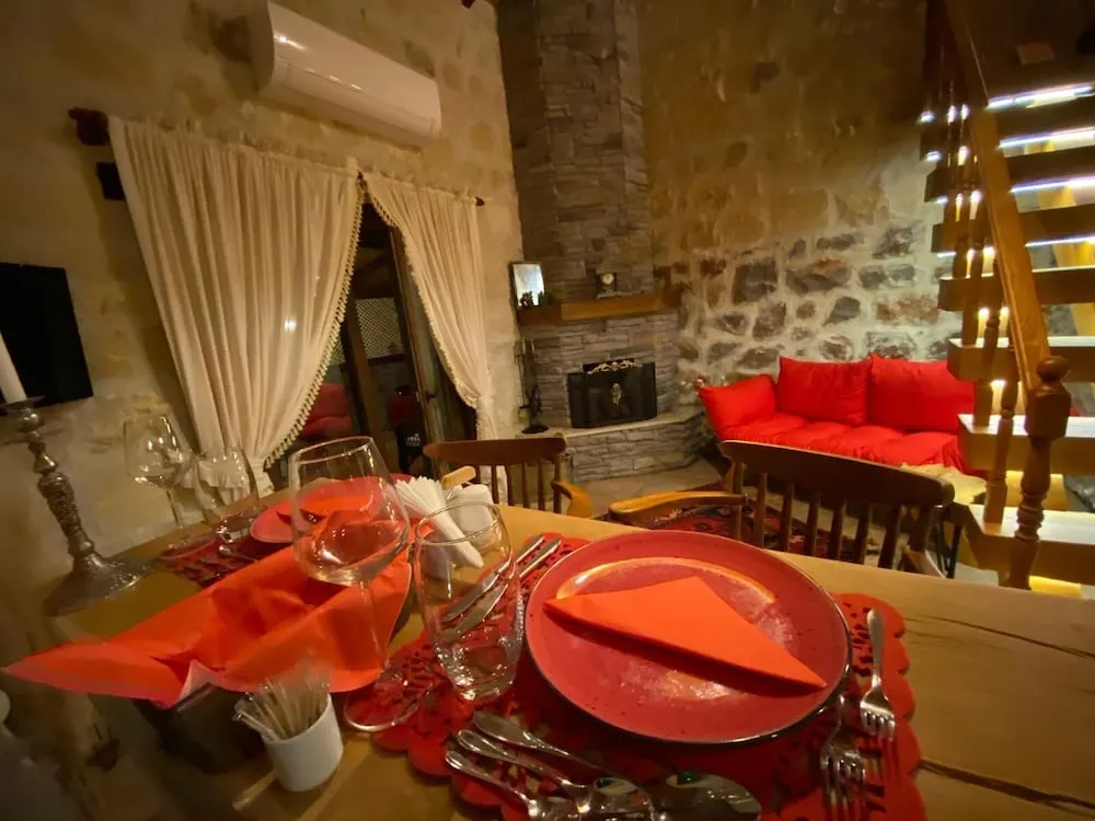 Villa, Nehir Manzaralı, Bahçeli