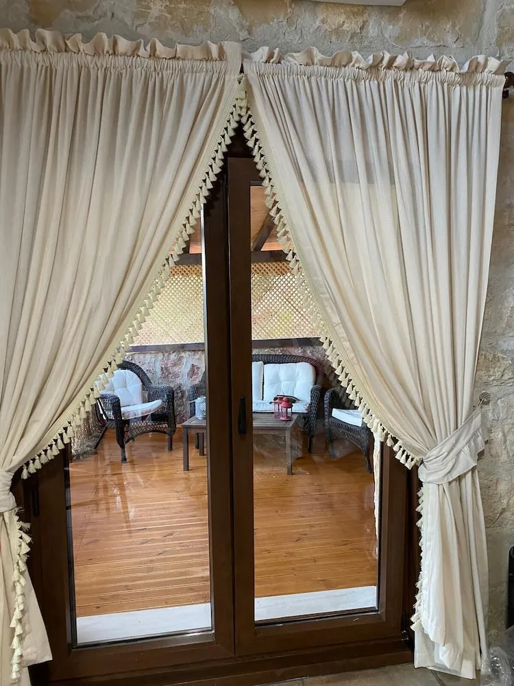 Villa, Nehir Manzaralı, Bahçeli