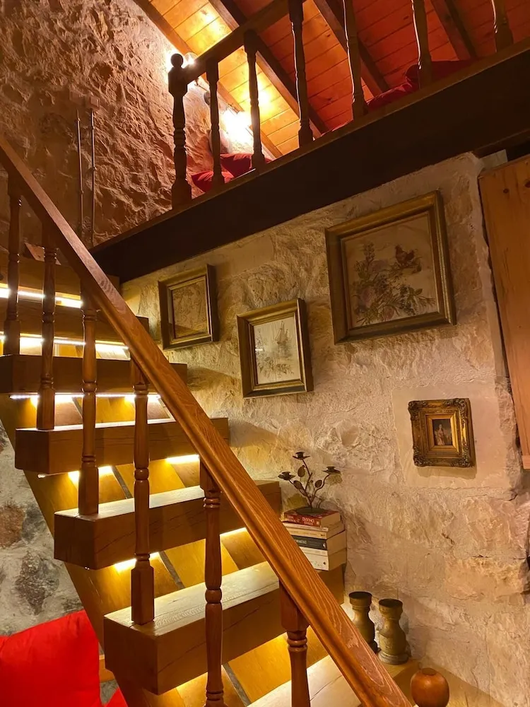 Villa, Nehir Manzaralı, Bahçeli