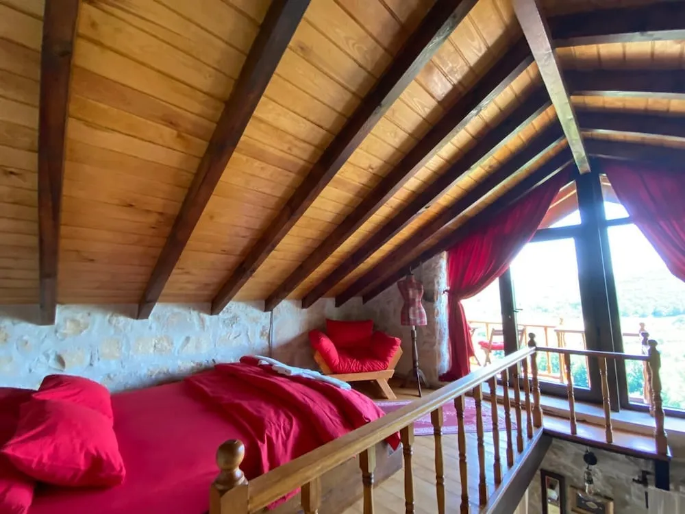 Villa, Nehir Manzaralı, Bahçeli