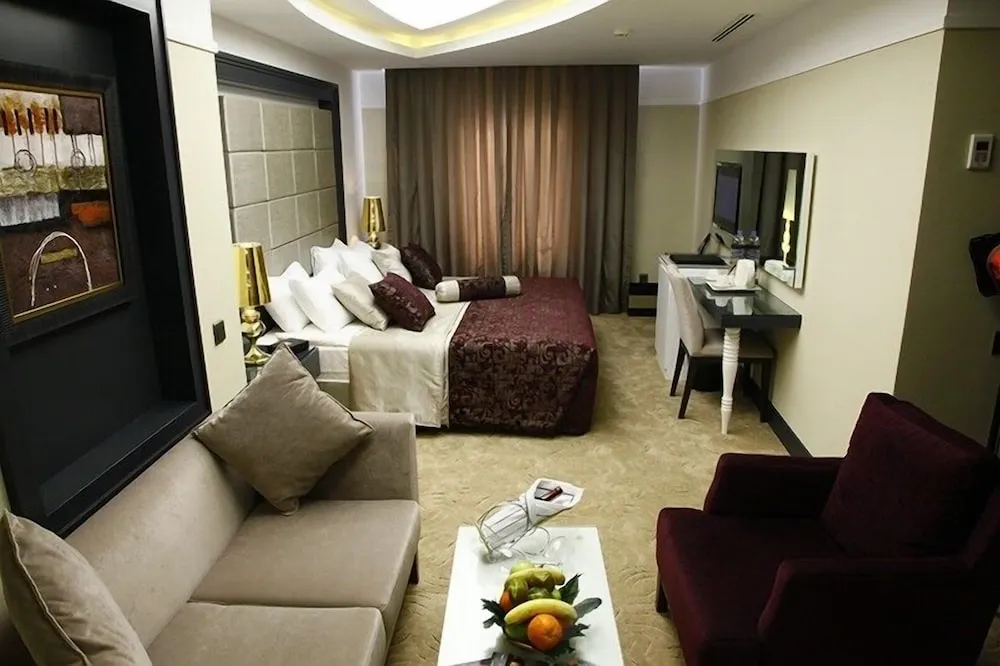 Deluxe Tek Büyük Yataklı Oda