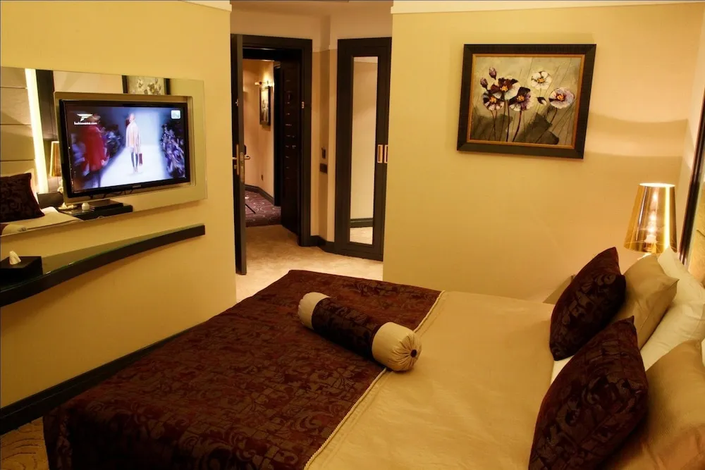 Deluxe Tek Büyük Yataklı Oda