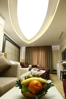 Mirilayon Hotel