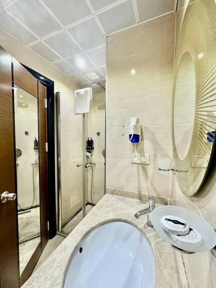 Deluxe Üç Kişilik Oda