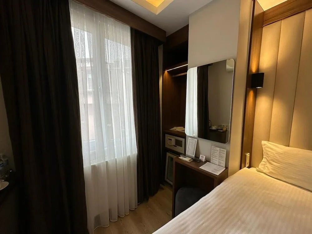 Family Connecting Room 4 Pax