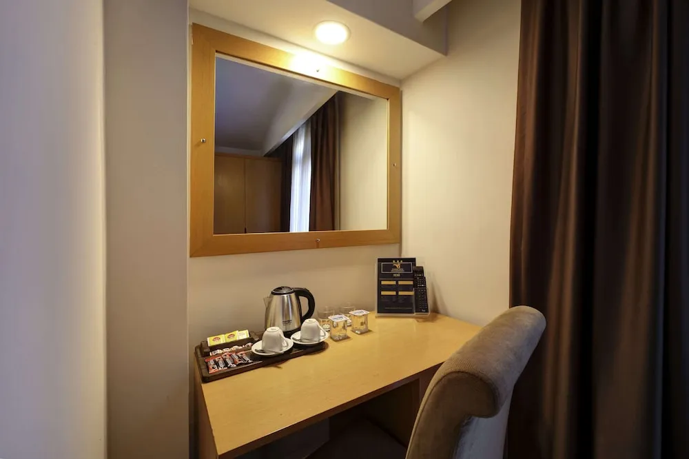 Deluxe Tek Büyük Yataklı Oda