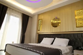 Grand Tower Hotel